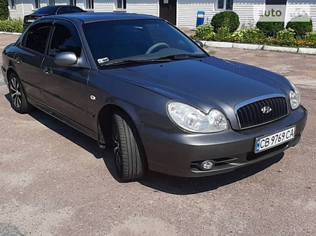 Hyundai Sonata 2004  випуску Чернігів з двигуном 2 л бензин седан механіка за 5300 долл. 