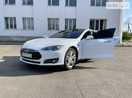 Tesla S 2013  випуску Харків з двигуном 0 л електро ліфтбек  за 22000 долл. 
