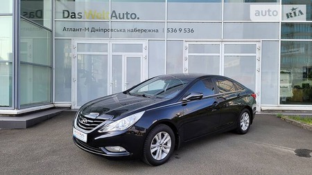 Hyundai Sonata 2012  випуску Київ з двигуном 2 л бензин седан механіка за 9300 долл. 