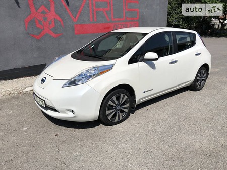 Nissan Leaf 2013  випуску Тернопіль з двигуном 0 л електро хэтчбек автомат за 7800 долл. 