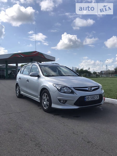 Hyundai i30 2011  випуску Вінниця з двигуном 1.6 л дизель універсал механіка за 7100 долл. 