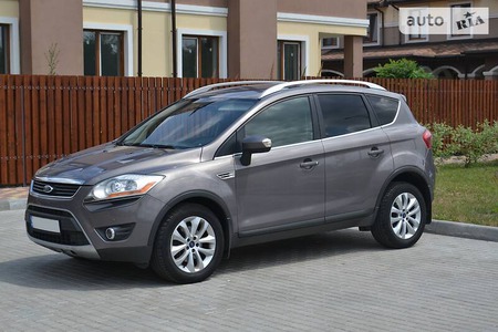 Ford Kuga 2012  випуску Київ з двигуном 2.5 л  позашляховик автомат за 13100 долл. 