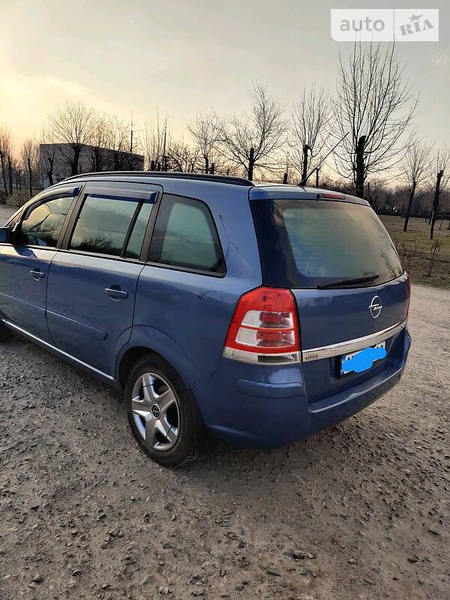 Opel Zafira Tourer 2008  випуску Дніпро з двигуном 0 л бензин універсал механіка за 6299 долл. 