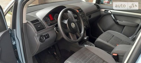 Volkswagen Touran 2006  випуску Львів з двигуном 1.6 л бензин універсал автомат за 6000 долл. 