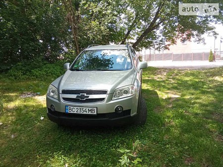 Chevrolet Captiva 2006  випуску Львів з двигуном 2.4 л бензин універсал механіка за 9200 долл. 