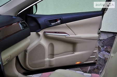 Toyota Camry 2012  випуску Рівне з двигуном 2.5 л  седан автомат за 16999 долл. 