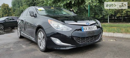 Hyundai Sonata 2014  випуску Київ з двигуном 0 л гібрид седан автомат за 7800 долл. 