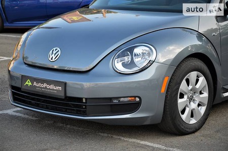 Volkswagen Beetle 2012  випуску Київ з двигуном 2.5 л бензин купе автомат за 13900 долл. 