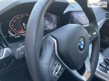 BMW 330 2019  випуску Рівне з двигуном 2 л бензин седан  за 38500 долл. 