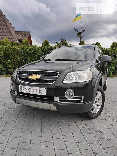 Chevrolet Captiva 2010  випуску Львів з двигуном 2 л дизель позашляховик механіка за 9800 долл. 