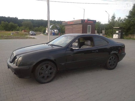 Mercedes-Benz CLK 230 2003  випуску Івано-Франківськ з двигуном 2.3 л бензин купе механіка за 1500 долл. 