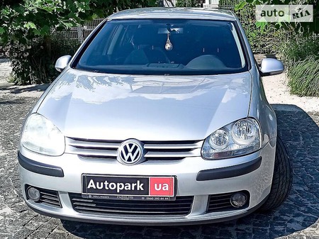 Volkswagen Golf 2006  випуску Київ з двигуном 1.6 л  седан автомат за 6599 долл. 