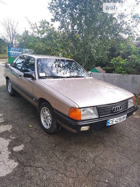 Audi 100 1989  випуску Чернівці з двигуном 2 л  седан механіка за 2500 долл. 