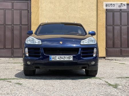 Porsche Cayenne 2007  випуску Дніпро з двигуном 4.8 л бензин позашляховик автомат за 10000 долл. 