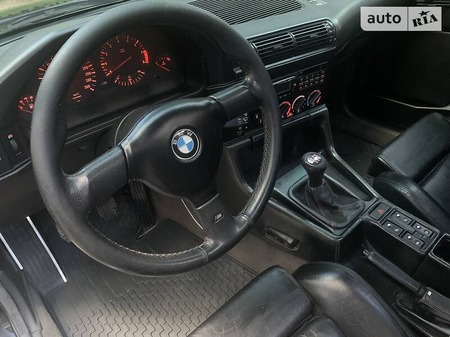 BMW M5 1989  випуску Луганськ з двигуном 3.6 л бензин седан механіка за 16000 долл. 