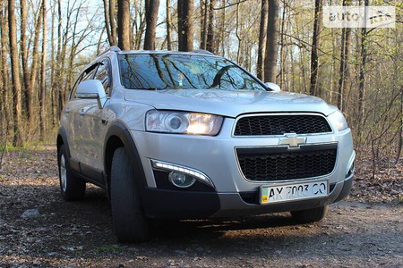 Chevrolet Captiva 2011  випуску Харків з двигуном 2.4 л  позашляховик автомат за 11800 долл. 