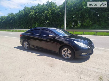 Hyundai Sonata 2010  випуску Вінниця з двигуном 2 л  седан механіка за 9900 долл. 