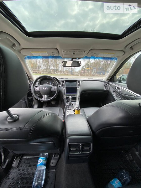 Infiniti Q50 2016  випуску Чернігів з двигуном 3 л бензин седан автомат за 18800 долл. 
