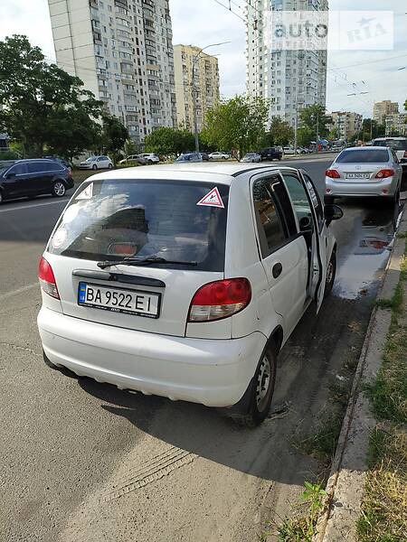 Daewoo Matiz 2011  випуску Київ з двигуном 0.8 л гібрид хэтчбек  за 2500 долл. 