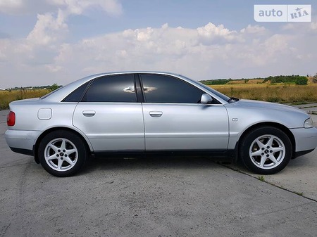 Audi S4 Saloon 1999  випуску Київ з двигуном 2.5 л дизель седан механіка за 5500 долл. 