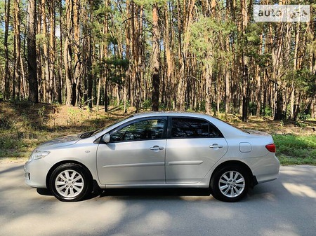 Toyota Corolla 2008  випуску Харків з двигуном 1.6 л  седан автомат за 7999 долл. 