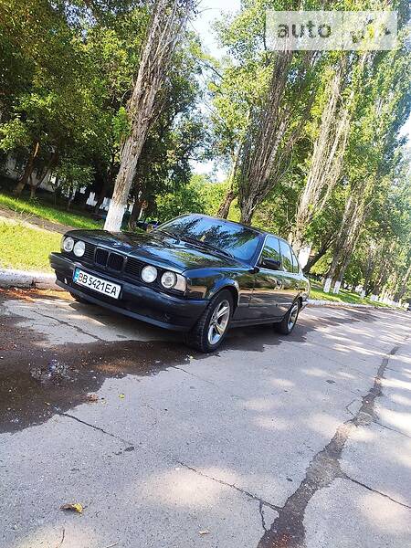 BMW 525 1988  випуску Луганськ з двигуном 0 л  седан механіка за 3500 долл. 