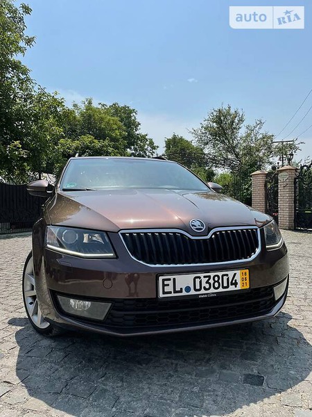 Skoda Octavia 2017  випуску Чернівці з двигуном 2 л дизель універсал автомат за 14200 долл. 