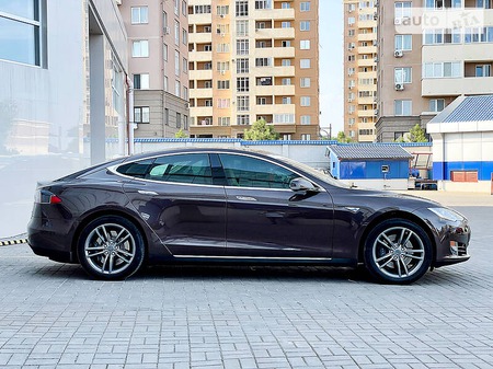 Tesla S 2013  випуску Київ з двигуном 0 л електро хэтчбек автомат за 27490 долл. 