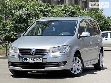 Volkswagen Touran 2008  випуску Одеса з двигуном 1.4 л бензин мінівен автомат за 6900 долл. 