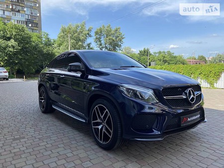 Mercedes-Benz GLE 43 AMG 2019  випуску Київ з двигуном 3 л бензин позашляховик  за 87777 долл. 