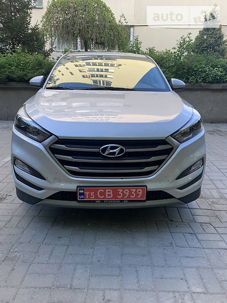 Hyundai Tucson 2016  випуску Дніпро з двигуном 2 л дизель позашляховик автомат за 19000 долл. 