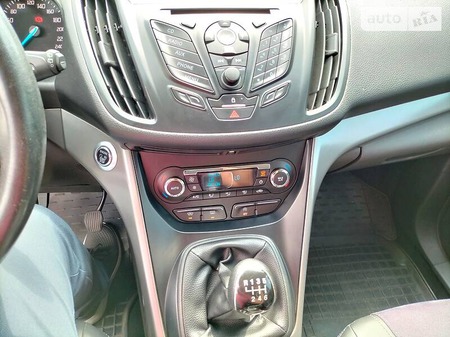 Ford Kuga 2015  випуску Київ з двигуном 2 л дизель позашляховик механіка за 13800 долл. 