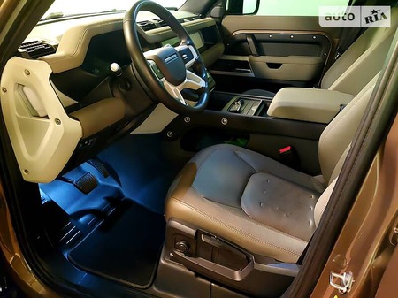 Land Rover Defender 2020  випуску Харків з двигуном 2 л дизель позашляховик автомат за 76500 долл. 