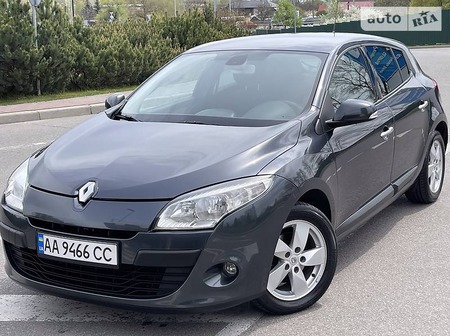 Renault Megane 2009  випуску Київ з двигуном 2 л бензин хэтчбек автомат за 7600 долл. 