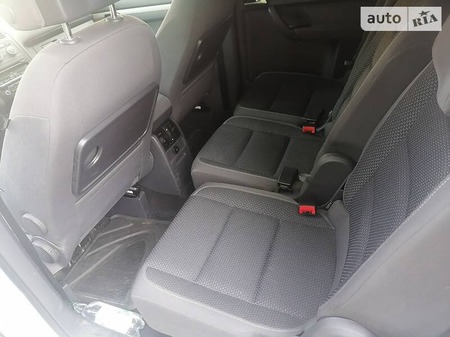 Volkswagen Touran 2013  випуску Тернопіль з двигуном 2 л дизель хэтчбек автомат за 11500 долл. 