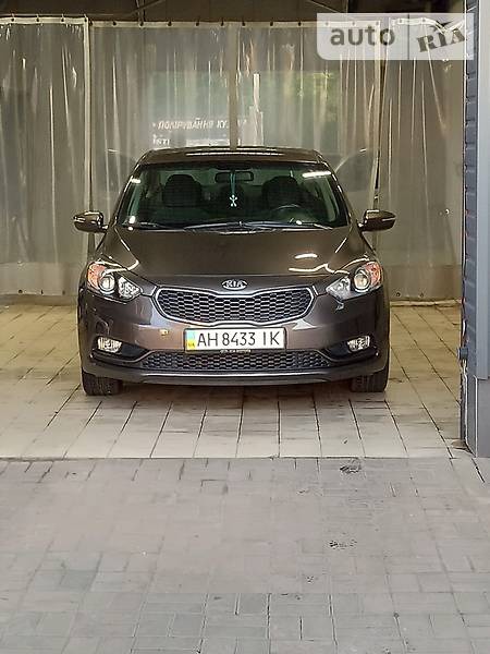 KIA Cerato 2013  випуску Донецьк з двигуном 1.6 л бензин седан механіка за 14000 долл. 