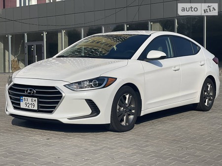 Hyundai Elantra 2016  випуску Хмельницький з двигуном 0 л бензин седан автомат за 11999 долл. 