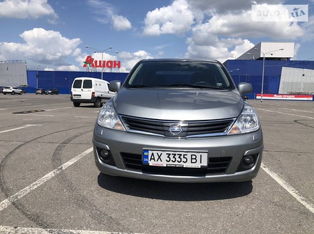 Nissan Tiida 2010  випуску Харків з двигуном 1.6 л бензин седан автомат за 7499 долл. 