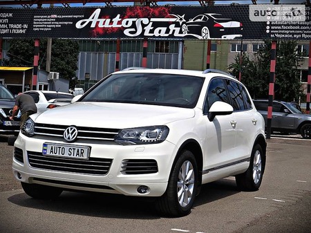 Volkswagen Touareg 2011  випуску Черкаси з двигуном 3 л дизель позашляховик автомат за 25500 долл. 