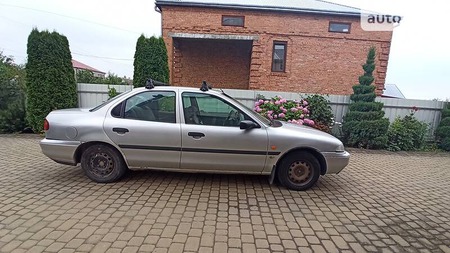 Ford Mondeo 1994  випуску Львів з двигуном 1.6 л  седан механіка за 2000 долл. 