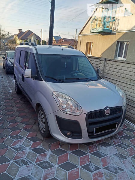 Fiat Doblo 2011  випуску Луцьк з двигуном 1.6 л дизель мінівен автомат за 8000 долл. 