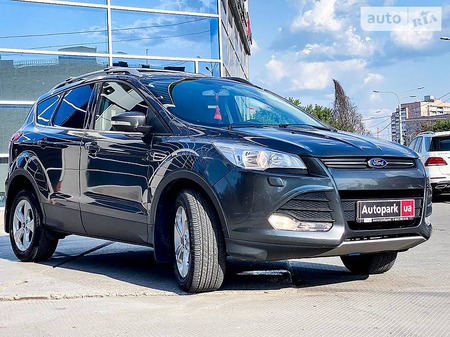 Ford Kuga 2015  випуску Харків з двигуном 2 л дизель позашляховик автомат за 16690 долл. 