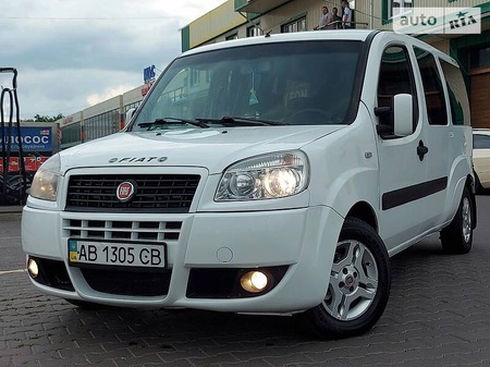 Fiat Doblo 2010  випуску Хмельницький з двигуном 1.9 л дизель мінівен механіка за 5333 долл. 