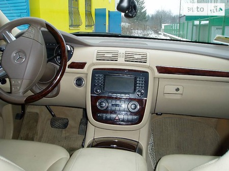 Mercedes-Benz R 350 2006  випуску Київ з двигуном 3.5 л бензин позашляховик автомат за 500000 грн. 