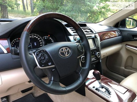 Toyota Camry 2011  випуску Київ з двигуном 2.5 л бензин седан автомат за 15600 долл. 