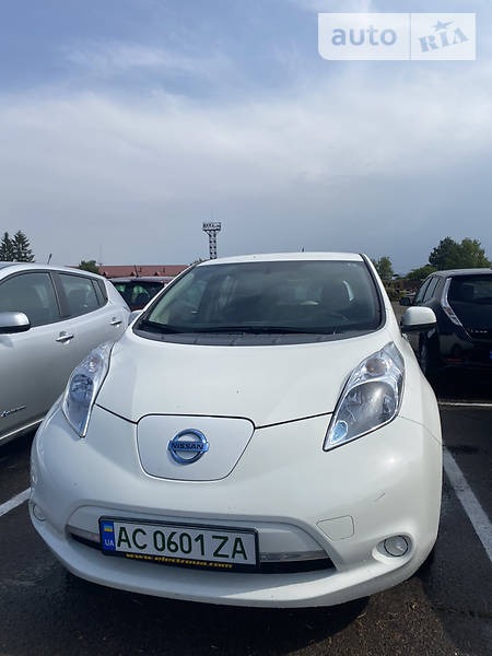 Nissan Leaf 2016  випуску Луцьк з двигуном 0 л електро хэтчбек  за 13000 долл. 