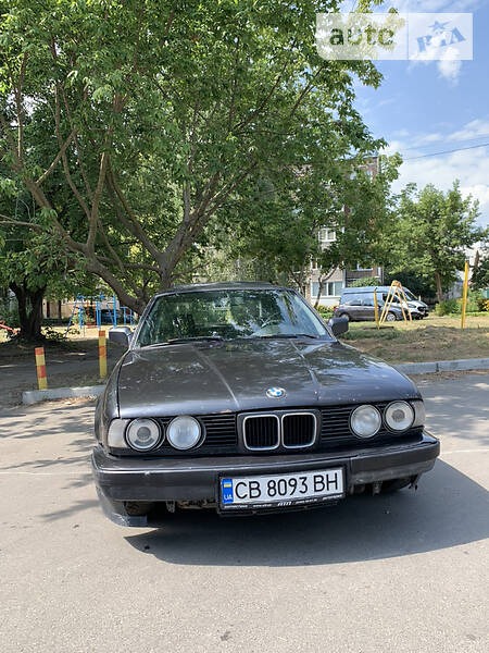 BMW 520 1992  випуску Чернігів з двигуном 2 л  седан механіка за 1800 долл. 