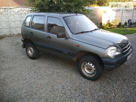 Chevrolet Niva 2006  випуску Полтава з двигуном 1.7 л  хэтчбек механіка за 3300 долл. 