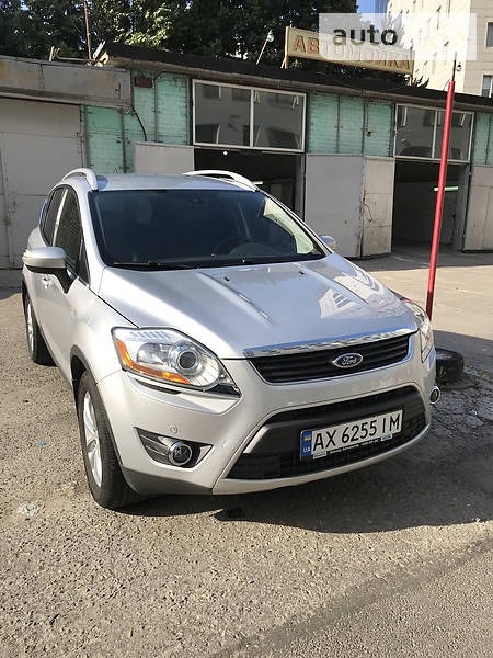 Ford Kuga 2011  випуску Харків з двигуном 2.5 л бензин позашляховик автомат за 13300 долл. 