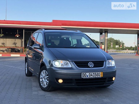 Volkswagen Touran 2005  випуску Тернопіль з двигуном 1.6 л бензин універсал механіка за 6350 долл. 